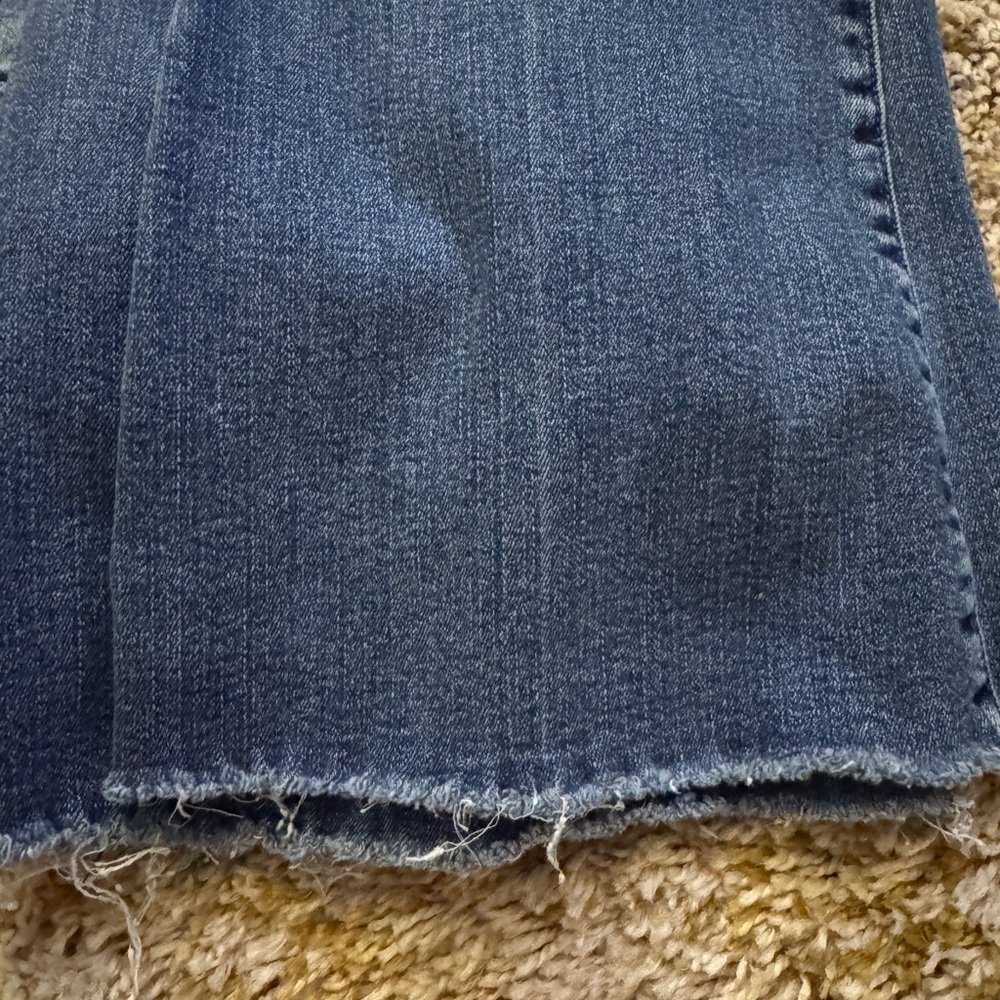 MOTHER The Weekend Fray Jeans 'Walking on Coals' Wash - Picture 6 of 9